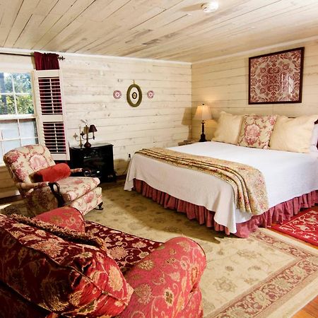 Glen-Ella Springs Hotel & Restaurant Clarkesville Pokoj fotografie
